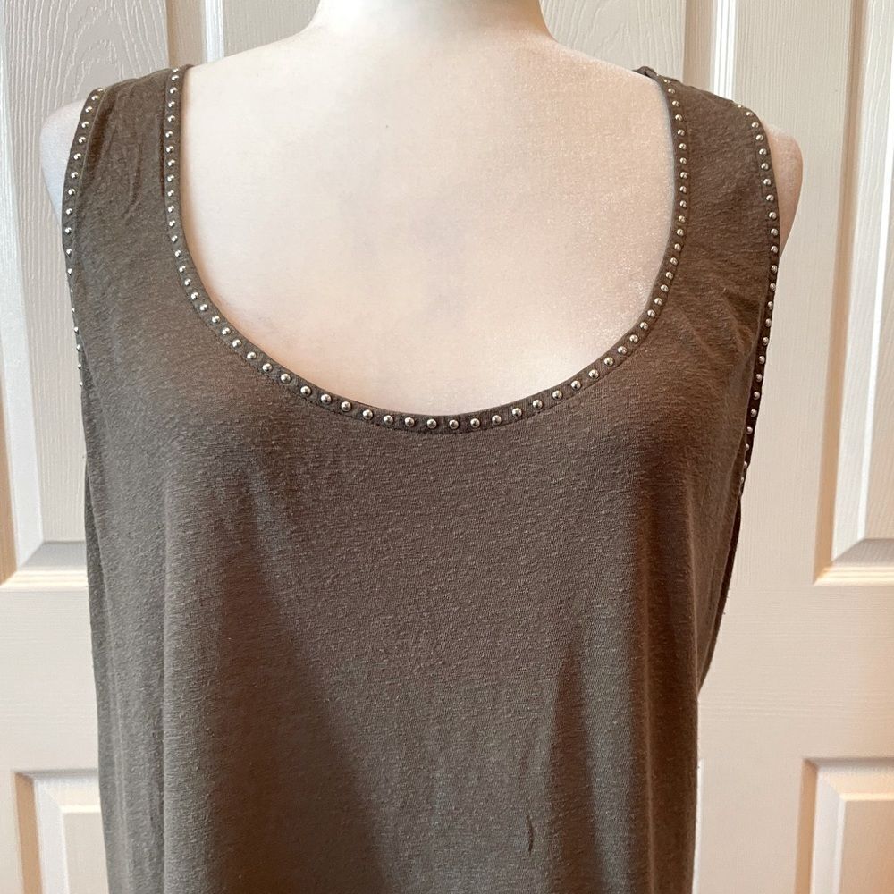 OLIVE DRAB GREEN TANK TOP WITH SILVER RIVET TRIM SIZE XXL - Picture 2 of 8